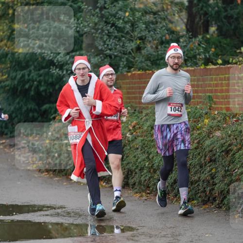 07.12.2025 - St. Pauli X-Mass-Run No. 15 Michael Burmester http://msf.ph/oto/9410659 07.12.2025 11:40:46 Laufen 1088, 1042 meine-sportfotos.de