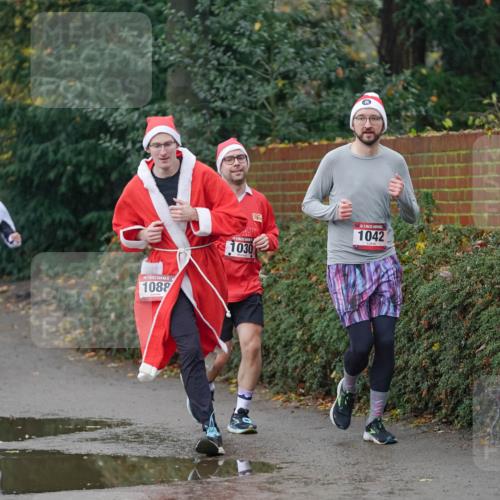 07.12.2025 - St. Pauli X-Mass-Run No. 15 Michael Burmester http://msf.ph/oto/9410662 07.12.2025 11:40:46 Laufen 3817, 5, 1088, 1030, 1042 meine-sportfotos.de