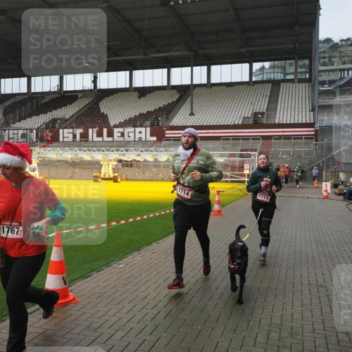 07.12.2025 - St. Pauli X-Mass-Run No. 15 Fabian Wolf http://msf.ph/oto/9410699 07.12.2025 11:11:36 Ziel 171, 182, 190, 1309, 1321, 1589, 1711, 1714, 1767, 1770 meine-sportfotos.de