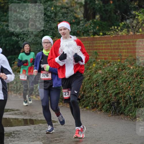 07.12.2025 - St. Pauli X-Mass-Run No. 15 Michael Burmester http://msf.ph/oto/9410701 07.12.2025 11:40:51 Laufen 3817, 1318, 576, 327 meine-sportfotos.de