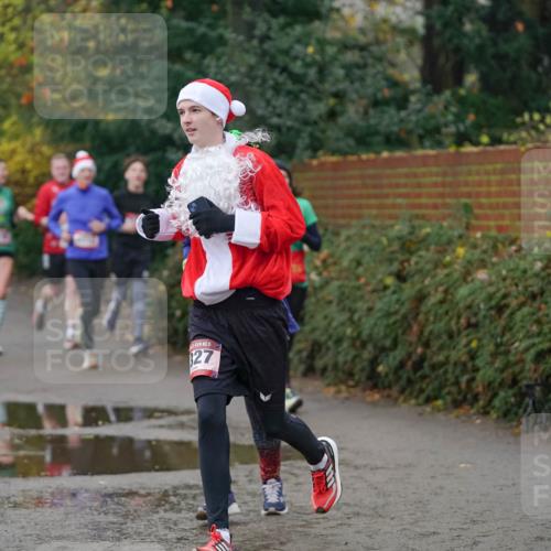07.12.2025 - St. Pauli X-Mass-Run No. 15 Michael Burmester http://msf.ph/oto/9410704 07.12.2025 11:40:52 Laufen 1015, 7, 15, 127 meine-sportfotos.de