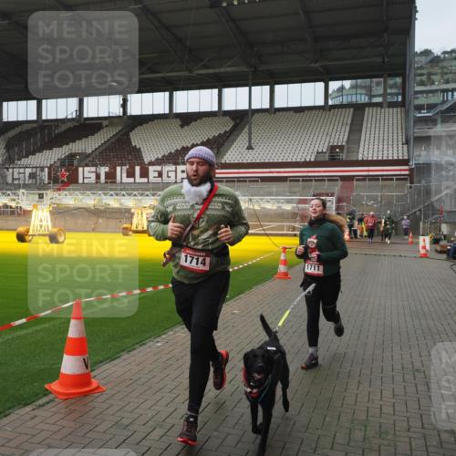 07.12.2025 - St. Pauli X-Mass-Run No. 15 Fabian Wolf http://msf.ph/oto/9410705 07.12.2025 11:11:37 Ziel 171, 182, 190, 1309, 1321, 1589, 1711, 1714, 1767, 1770 meine-sportfotos.de