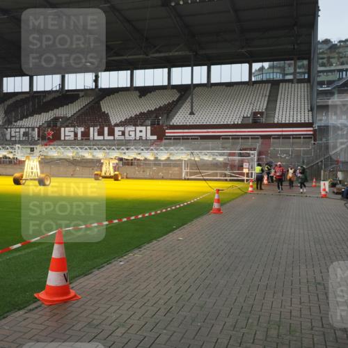 07.12.2025 - St. Pauli X-Mass-Run No. 15 Fabian Wolf http://msf.ph/oto/9410726 07.12.2025 11:11:39 Ziel 689, 690, 1309, 1321, 1589, 1711, 1714, 1767, 1770 meine-sportfotos.de