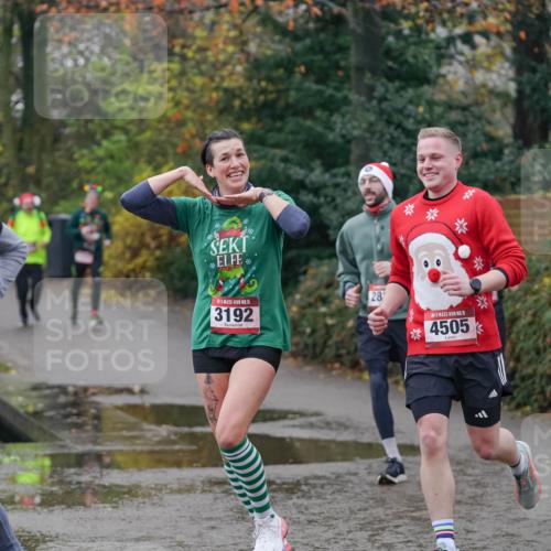 07.12.2025 - St. Pauli X-Mass-Run No. 15 Michael Burmester http://msf.ph/oto/9410757 07.12.2025 11:40:58 Laufen 3459, 3192, 28, 15, 4505 meine-sportfotos.de