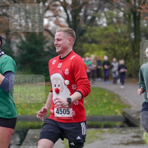 07.12.2025 - St. Pauli X-Mass-Run No. 15 Michael Burmester http://msf.ph/oto/9410784 07.12.2025 11:40:59 Laufen 15, 3192, 5, 4505, 2811 meine-sportfotos.de