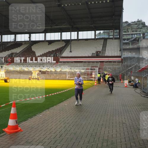 07.12.2025 - St. Pauli X-Mass-Run No. 15 Fabian Wolf http://msf.ph/oto/9410819 07.12.2025 11:11:51 Ziel 408, 437, 679, 689, 690, 694, 1186, 1711 meine-sportfotos.de