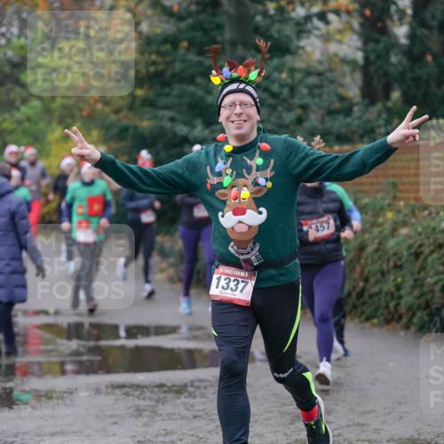 07.12.2025 - St. Pauli X-Mass-Run No. 15 Michael Burmester http://msf.ph/oto/9410834 07.12.2025 11:41:06 Laufen 15, 1337, 457 meine-sportfotos.de