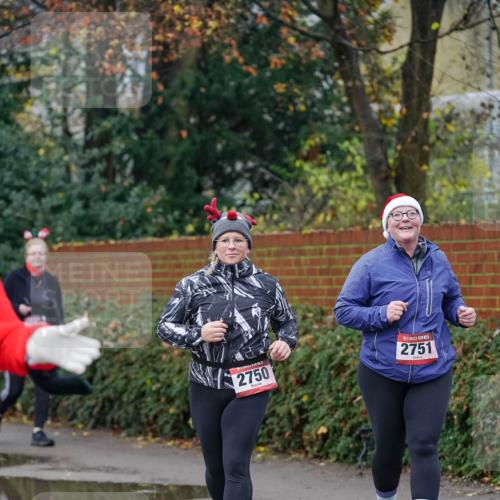 07.12.2025 - St. Pauli X-Mass-Run No. 15 Michael Burmester http://msf.ph/oto/9410839 07.12.2025 09:49:23 Laufen 2750, 2751 meine-sportfotos.de