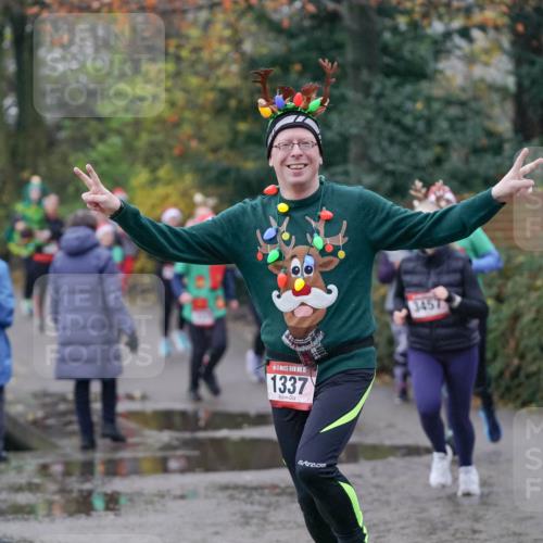 07.12.2025 - St. Pauli X-Mass-Run No. 15 Michael Burmester http://msf.ph/oto/9410840 07.12.2025 11:41:07 Laufen 15, 1337, 3457 meine-sportfotos.de