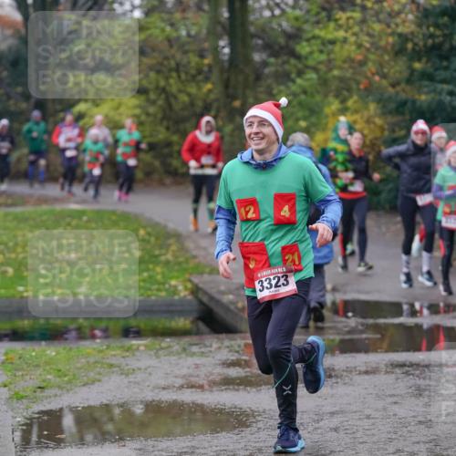 07.12.2025 - St. Pauli X-Mass-Run No. 15 Michael Burmester http://msf.ph/oto/9410869 07.12.2025 11:41:09 Laufen 15, 3323, 3325 meine-sportfotos.de