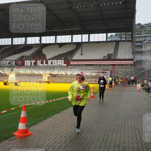 07.12.2025 - St. Pauli X-Mass-Run No. 15 Fabian Wolf http://msf.ph/oto/9410876 07.12.2025 11:11:55 Ziel 408, 437, 679, 689, 690, 694, 1186 meine-sportfotos.de