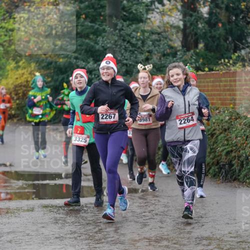 07.12.2025 - St. Pauli X-Mass-Run No. 15 Michael Burmester http://msf.ph/oto/9410884 07.12.2025 11:41:10 Laufen 3325, 5, 2267, 3981, 2264 meine-sportfotos.de