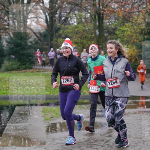 07.12.2025 - St. Pauli X-Mass-Run No. 15 Michael Burmester http://msf.ph/oto/9410911 07.12.2025 11:41:12 Laufen 2267, 24, 3325, 2264, 3480 meine-sportfotos.de