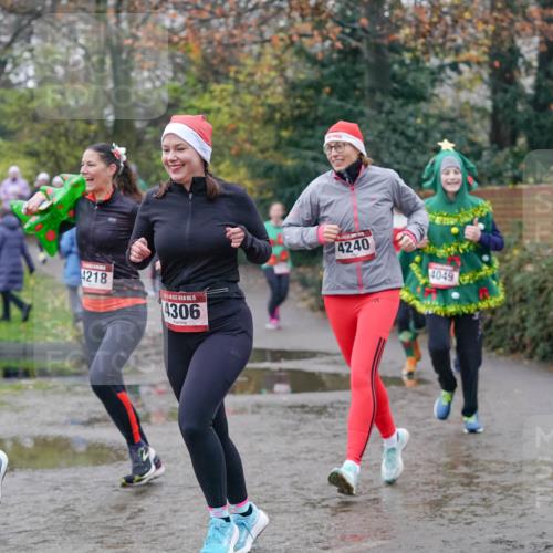 07.12.2025 - St. Pauli X-Mass-Run No. 15 Michael Burmester http://msf.ph/oto/9410950 07.12.2025 11:41:15 Laufen 4218, 5, 4306, 4240, 4049 meine-sportfotos.de