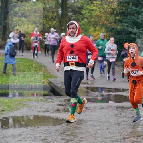 07.12.2025 - St. Pauli X-Mass-Run No. 15 Michael Burmester http://msf.ph/oto/9410979 07.12.2025 11:41:17 Laufen 15, 4244, 4242 meine-sportfotos.de