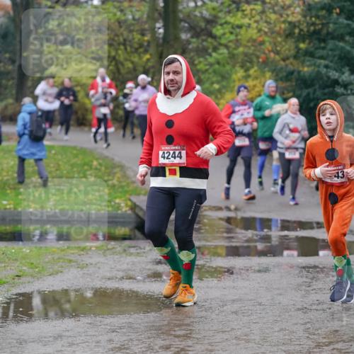 07.12.2025 - St. Pauli X-Mass-Run No. 15 Michael Burmester http://msf.ph/oto/9410982 07.12.2025 11:41:17 Laufen 4244, 43, 331 meine-sportfotos.de
