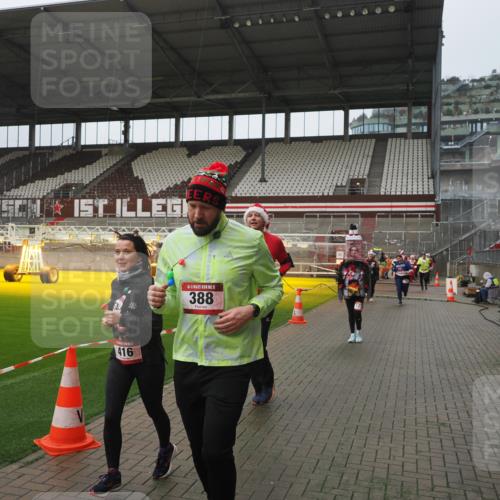 07.12.2025 - St. Pauli X-Mass-Run No. 15 Fabian Wolf http://msf.ph/oto/9410983 07.12.2025 11:12:11 Ziel 76, 79, 388, 416, 437, 597, 605, 695, 819, 1246, 1278 meine-sportfotos.de