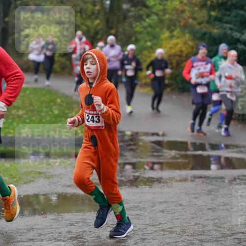 07.12.2025 - St. Pauli X-Mass-Run No. 15 Michael Burmester http://msf.ph/oto/9410994 07.12.2025 11:41:18 Laufen 5, 4244, 243 meine-sportfotos.de