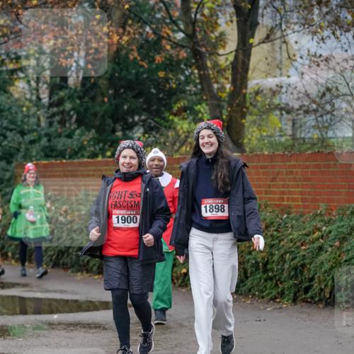 07.12.2025 - St. Pauli X-Mass-Run No. 15 Michael Burmester http://msf.ph/oto/9410995 07.12.2025 09:50:52 Laufen 15, 1900, 1898 meine-sportfotos.de