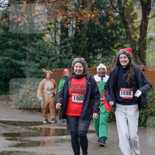 07.12.2025 - St. Pauli X-Mass-Run No. 15 Michael Burmester http://msf.ph/oto/9411004 07.12.2025 09:50:53 Laufen 15, 1900, 36, 15, 1898 meine-sportfotos.de