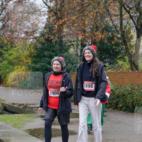 07.12.2025 - St. Pauli X-Mass-Run No. 15 Michael Burmester http://msf.ph/oto/9411013 07.12.2025 09:50:55 Laufen 15, 1900, 15, 1898 meine-sportfotos.de