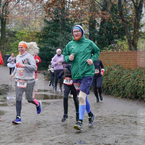 07.12.2025 - St. Pauli X-Mass-Run No. 15 Michael Burmester http://msf.ph/oto/9411030 07.12.2025 11:41:24 Laufen 255, 258, 44, 267, 150, 242 meine-sportfotos.de
