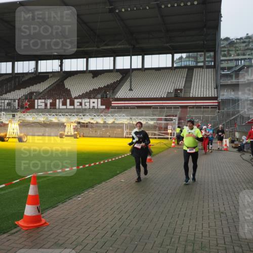 07.12.2025 - St. Pauli X-Mass-Run No. 15 Fabian Wolf http://msf.ph/oto/9411047 07.12.2025 11:12:18 Ziel 76, 79, 218, 388, 416, 597, 605, 671, 682, 718, 819, 836, 839, 888, 1246, 1278, 2858 meine-sportfotos.de