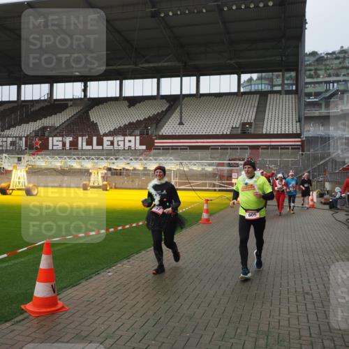 07.12.2025 - St. Pauli X-Mass-Run No. 15 Fabian Wolf http://msf.ph/oto/9411060 07.12.2025 11:12:19 Ziel 76, 79, 218, 388, 416, 597, 605, 671, 682, 718, 836, 839, 888, 1246, 1278, 2858 meine-sportfotos.de