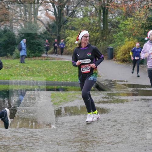 07.12.2025 - St. Pauli X-Mass-Run No. 15 Michael Burmester http://msf.ph/oto/9411069 07.12.2025 11:41:27 Laufen 424, 15, 2095, 3803, 124 meine-sportfotos.de