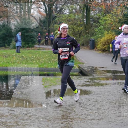 07.12.2025 - St. Pauli X-Mass-Run No. 15 Michael Burmester http://msf.ph/oto/9411072 07.12.2025 11:41:27 Laufen 2095, 38, 124 meine-sportfotos.de