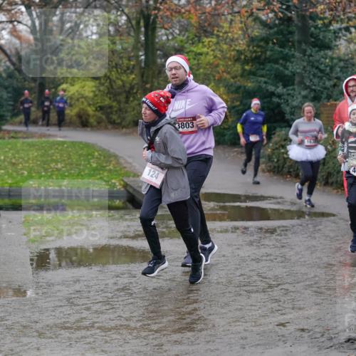 07.12.2025 - St. Pauli X-Mass-Run No. 15 Michael Burmester http://msf.ph/oto/9411077 07.12.2025 11:41:28 Laufen 15, 2095, 124, 3803, 4057 meine-sportfotos.de