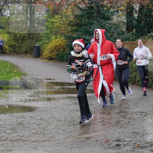 07.12.2025 - St. Pauli X-Mass-Run No. 15 Michael Burmester http://msf.ph/oto/9411086 07.12.2025 11:41:29 Laufen 603, 057, 1979, 1983 meine-sportfotos.de