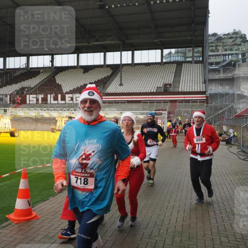07.12.2025 - St. Pauli X-Mass-Run No. 15 Fabian Wolf http://msf.ph/oto/9411122 07.12.2025 11:12:25 Ziel 46, 76, 79, 218, 489, 597, 605, 663, 671, 682, 718, 836, 839, 888, 1142, 2858 meine-sportfotos.de