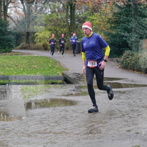 07.12.2025 - St. Pauli X-Mass-Run No. 15 Michael Burmester http://msf.ph/oto/9411134 07.12.2025 11:41:33 Laufen 54, 28, 18, 09, 50, 15, 1151 meine-sportfotos.de