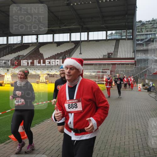 07.12.2025 - St. Pauli X-Mass-Run No. 15 Fabian Wolf http://msf.ph/oto/9411141 07.12.2025 11:12:27 Ziel 46, 76, 79, 218, 489, 597, 605, 663, 671, 682, 718, 836, 839, 888, 1142, 1609, 1610, 2858 meine-sportfotos.de