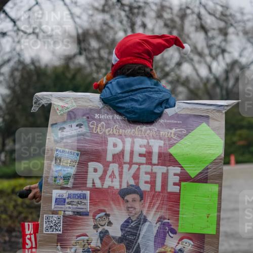 07.12.2025 - St. Pauli X-Mass-Run No. 15 Michael Burmester http://msf.ph/oto/9411142 07.12.2025 09:55:00 Laufen 20, 040, 631, 96, 80, 66, 3, 40, 420543, 21, 12, 2025, 400, 15, 14, 400241, 400 meine-sportfotos.de