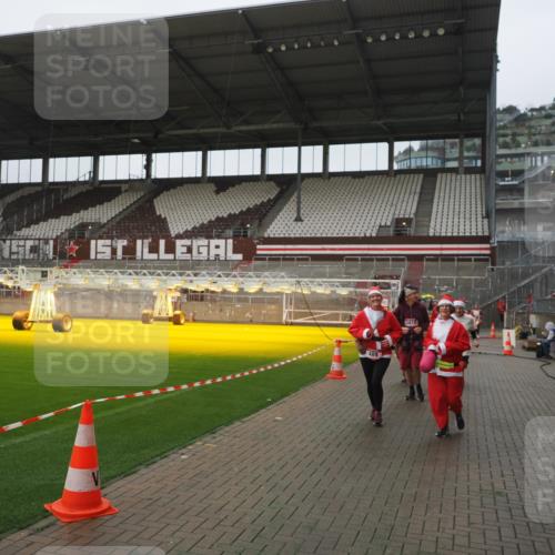 07.12.2025 - St. Pauli X-Mass-Run No. 15 Fabian Wolf http://msf.ph/oto/9411171 07.12.2025 11:12:34 Ziel 46, 218, 489, 663, 671, 682, 718, 839, 1142, 1261, 1423, 1609, 1610, 2858 meine-sportfotos.de