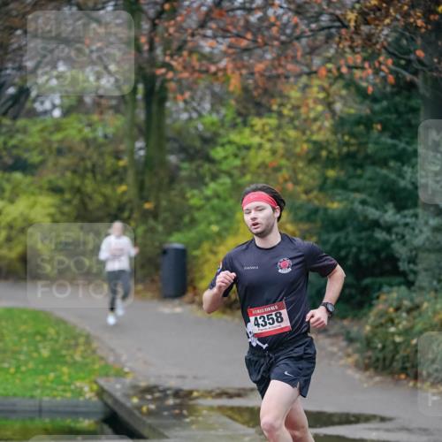 07.12.2025 - St. Pauli X-Mass-Run No. 15 Michael Burmester http://msf.ph/oto/9411195 07.12.2025 09:57:40 Laufen 15, 4358 meine-sportfotos.de