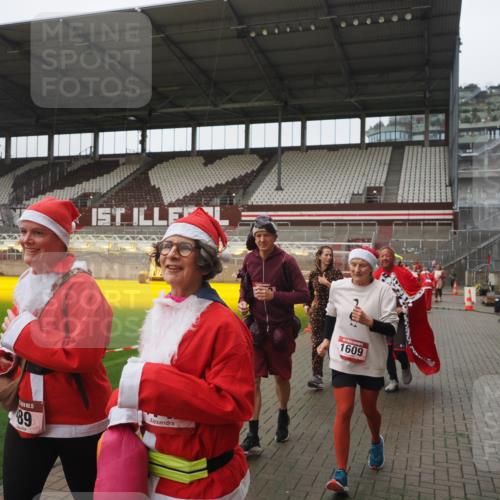 07.12.2025 - St. Pauli X-Mass-Run No. 15 Fabian Wolf http://msf.ph/oto/9411201 07.12.2025 11:12:37 Ziel 46, 489, 663, 1142, 1261, 1420, 1422, 1423, 1609, 1610, 2858 meine-sportfotos.de