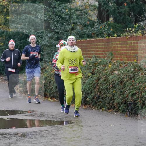 07.12.2025 - St. Pauli X-Mass-Run No. 15 Michael Burmester http://msf.ph/oto/9411202 07.12.2025 11:41:50 Laufen 3385, 374, 3531, 4059 meine-sportfotos.de