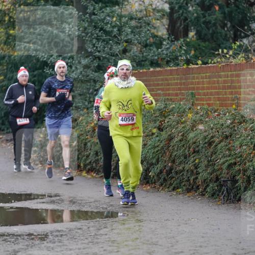 07.12.2025 - St. Pauli X-Mass-Run No. 15 Michael Burmester http://msf.ph/oto/9411205 07.12.2025 11:41:50 Laufen 375, 3385, 4374, 31, 4059 meine-sportfotos.de