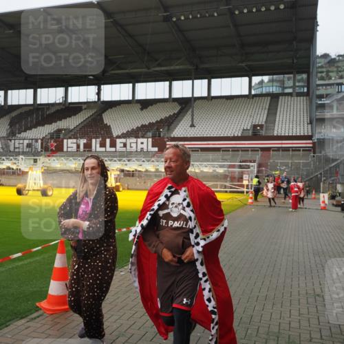 07.12.2025 - St. Pauli X-Mass-Run No. 15 Fabian Wolf http://msf.ph/oto/9411220 07.12.2025 11:12:39 Ziel 46, 489, 494, 663, 1142, 1261, 1420, 1422, 1423, 1609, 1610 meine-sportfotos.de