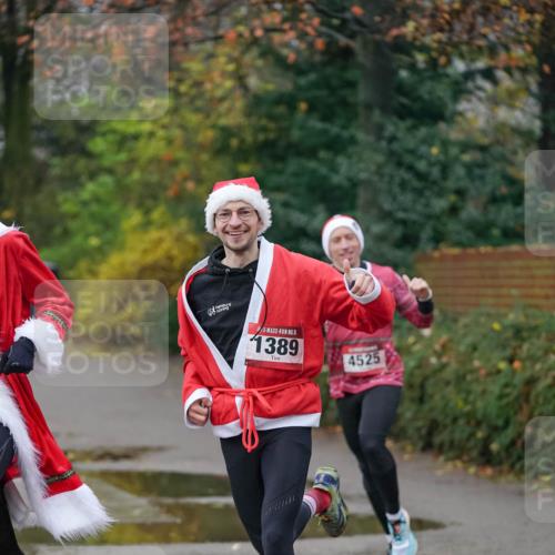 07.12.2025 - St. Pauli X-Mass-Run No. 15 Michael Burmester http://msf.ph/oto/9411235 07.12.2025 09:57:55 Laufen 5, 1389, 4525 meine-sportfotos.de