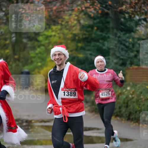 07.12.2025 - St. Pauli X-Mass-Run No. 15 Michael Burmester http://msf.ph/oto/9411238 07.12.2025 09:57:55 Laufen 5, 1389, 4525 meine-sportfotos.de