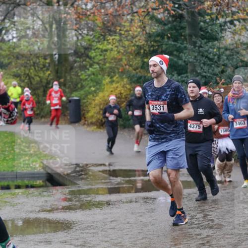 07.12.2025 - St. Pauli X-Mass-Run No. 15 Michael Burmester http://msf.ph/oto/9411240 07.12.2025 11:41:55 Laufen 4056, 3531, 4375, 3463, 4374, 1880 meine-sportfotos.de