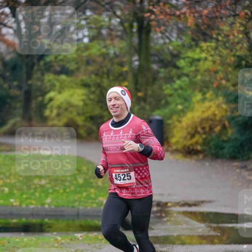 07.12.2025 - St. Pauli X-Mass-Run No. 15 Michael Burmester http://msf.ph/oto/9411247 07.12.2025 09:57:56 Laufen 4525 meine-sportfotos.de