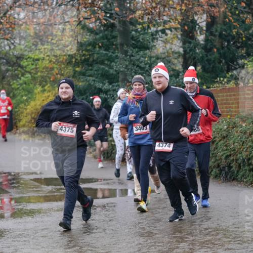 07.12.2025 - St. Pauli X-Mass-Run No. 15 Michael Burmester http://msf.ph/oto/9411252 07.12.2025 11:41:56 Laufen 4375, 3463, 85, 4374 meine-sportfotos.de
