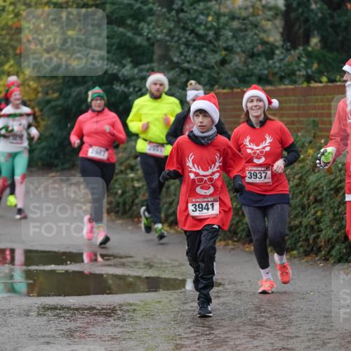 07.12.2025 - St. Pauli X-Mass-Run No. 15 Michael Burmester http://msf.ph/oto/9411328 07.12.2025 11:42:05 Laufen 15, 3941, 3937, 3943 meine-sportfotos.de