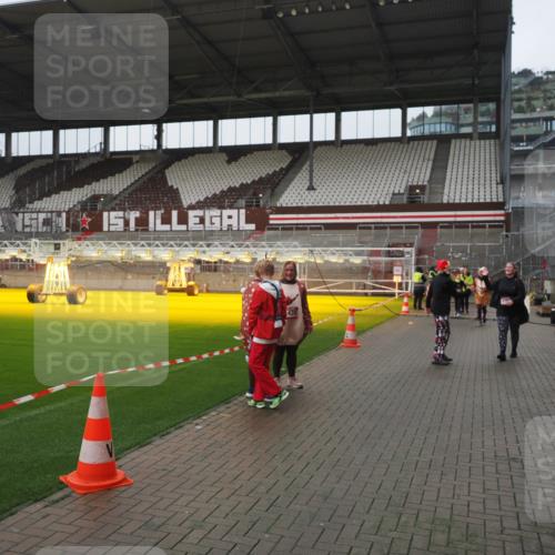 07.12.2025 - St. Pauli X-Mass-Run No. 15 Fabian Wolf http://msf.ph/oto/9411329 07.12.2025 11:12:54 Ziel 494, 681, 919, 1175, 1178, 1420, 1422, 1703, 3167, 4794, 4795, 4796, 4802, 4804 meine-sportfotos.de