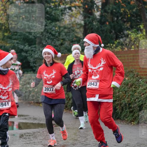 07.12.2025 - St. Pauli X-Mass-Run No. 15 Michael Burmester http://msf.ph/oto/9411340 07.12.2025 11:42:06 Laufen 15, 3941, 5, 3937, 15, 3943 meine-sportfotos.de